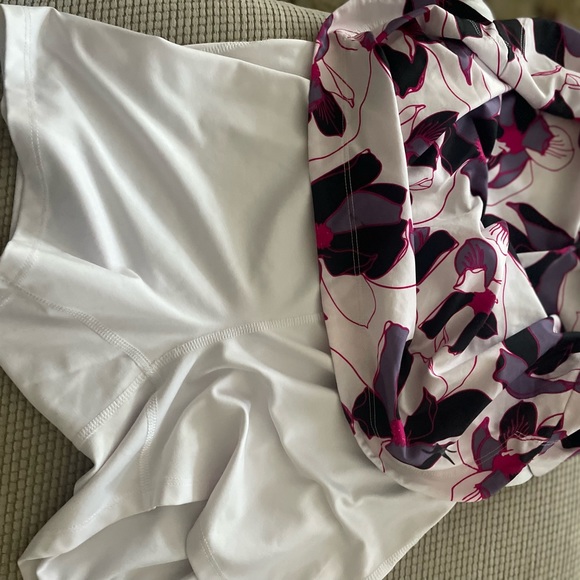 SLAZENGER XS golf skort. Excellent condition - Picture 3 of 4